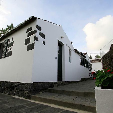 Monserrate - Galera Cottage Caloura Bagian luar foto