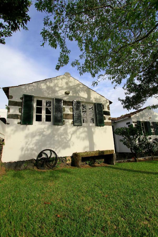 Monserrate - Galera Cottage Caloura Bagian luar foto